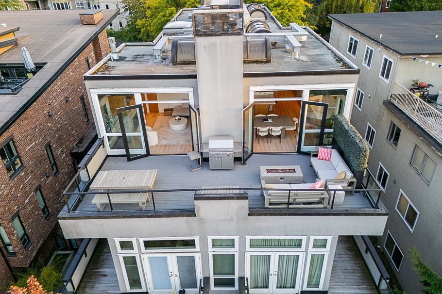 2445 W 1st Avenue Vancouver, BC - 26