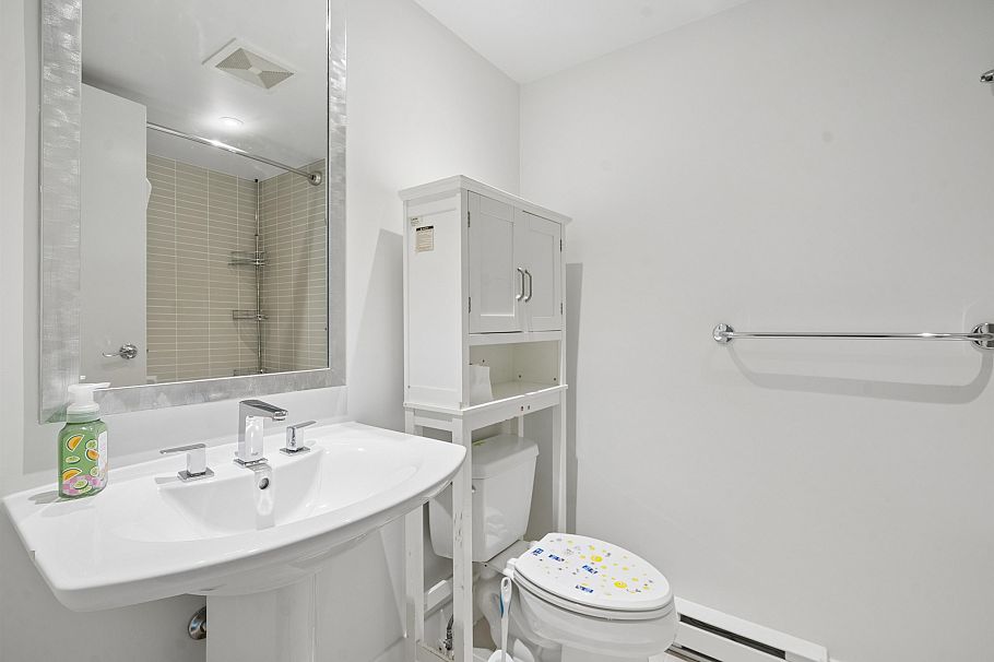 2957 Laurel Street Vancouver, BC - 20