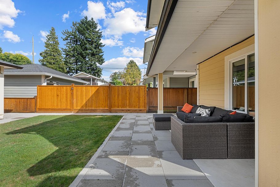 318 W 18th Street North Vancouver, BC - 38