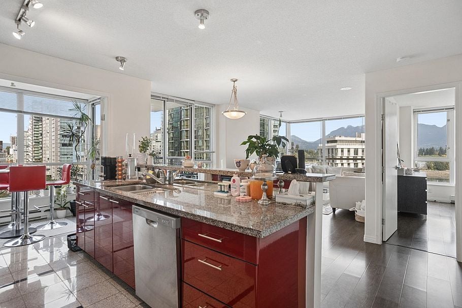 1005 1328 W Pender Street Vancouver, BC - 3