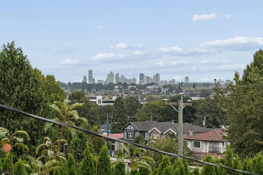 2780 E 8th Avenue Vancouver, BC - 26