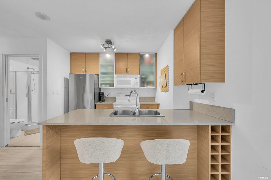 1401 928 Homer Street Vancouver, BC - 3