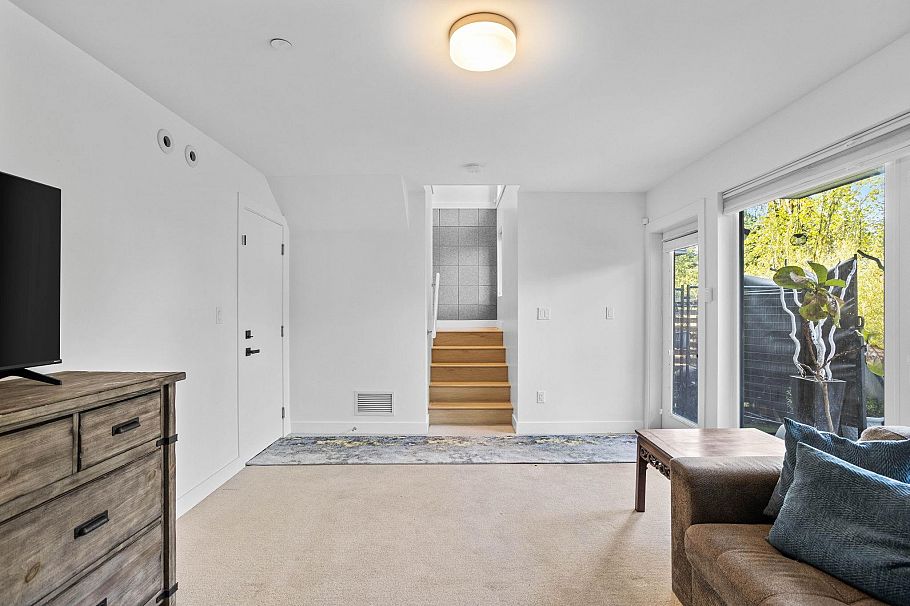 53 3597 Malsum Drive North Vancouver, BC - 31