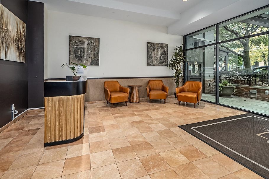 905 1188 Howe Street Vancouver, BC - 2