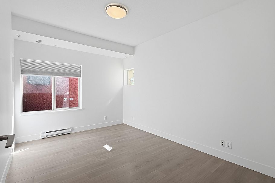204 1273 Marine Drive North Vancouver, BC - 19