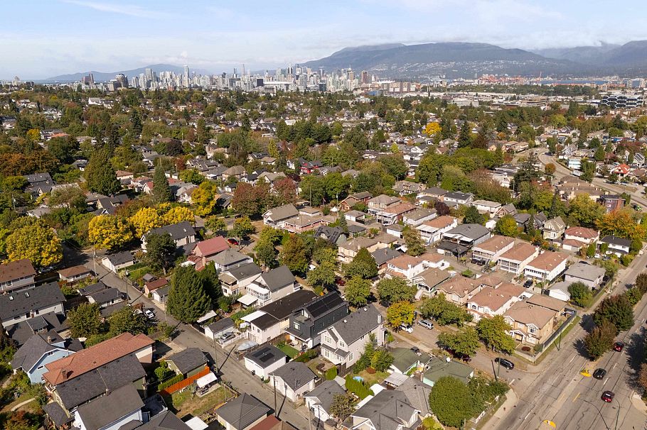 1382 E 17th Avenue Vancouver, BC - 17