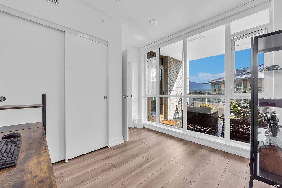 704 2375 Emery Court North Vancouver, BC - 17