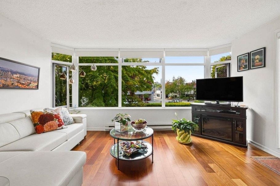 215 456 Moberly Road Vancouver, BC - 2