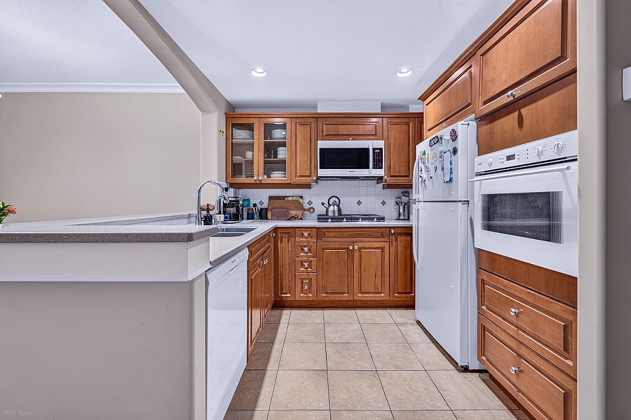 213 5770 Oak Street Vancouver, BC - 12