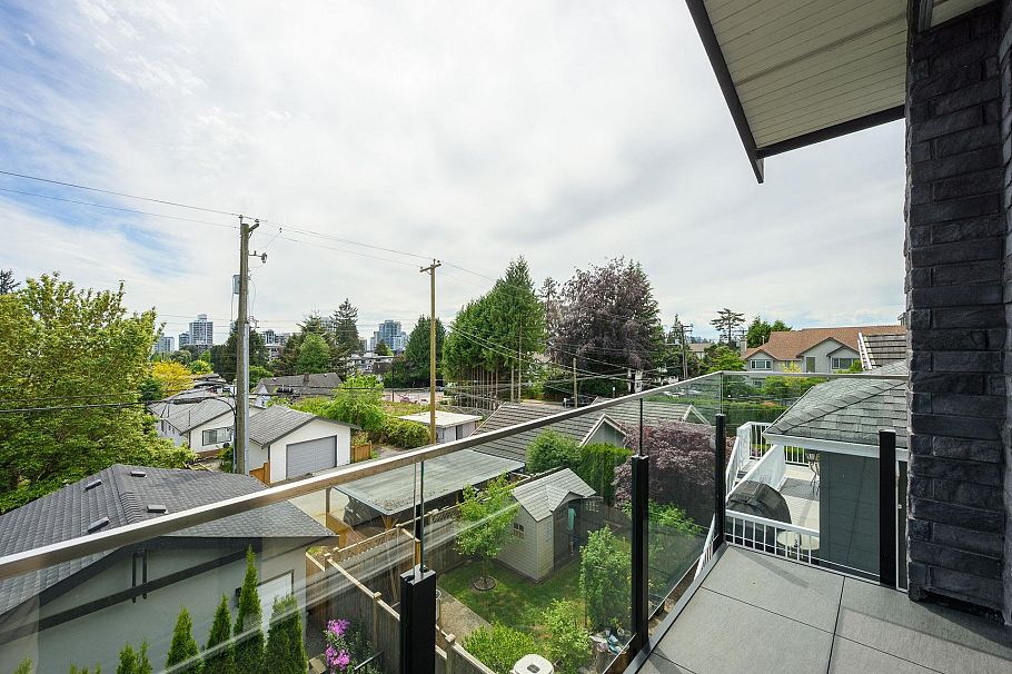 3 215 E 21st Street North Vancouver, BC - 32