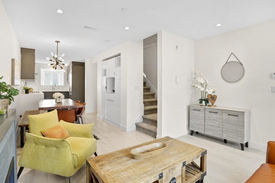 2468 St. Catherines Street Vancouver, BC - 1