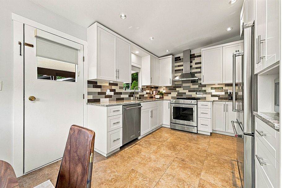3773 Regent Avenue North Vancouver, BC - 8