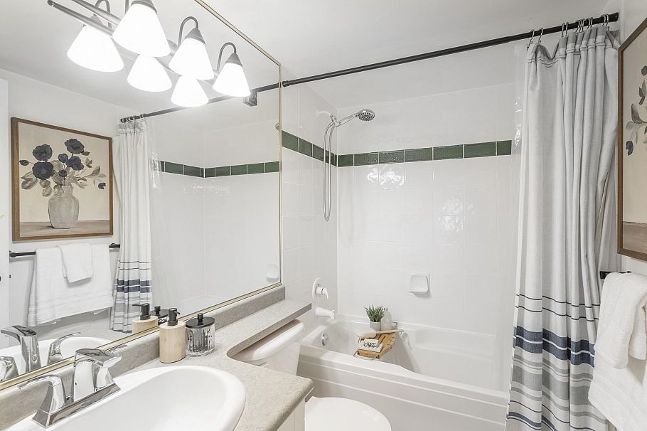 104 688 E 16th Avenue Vancouver, BC - 17