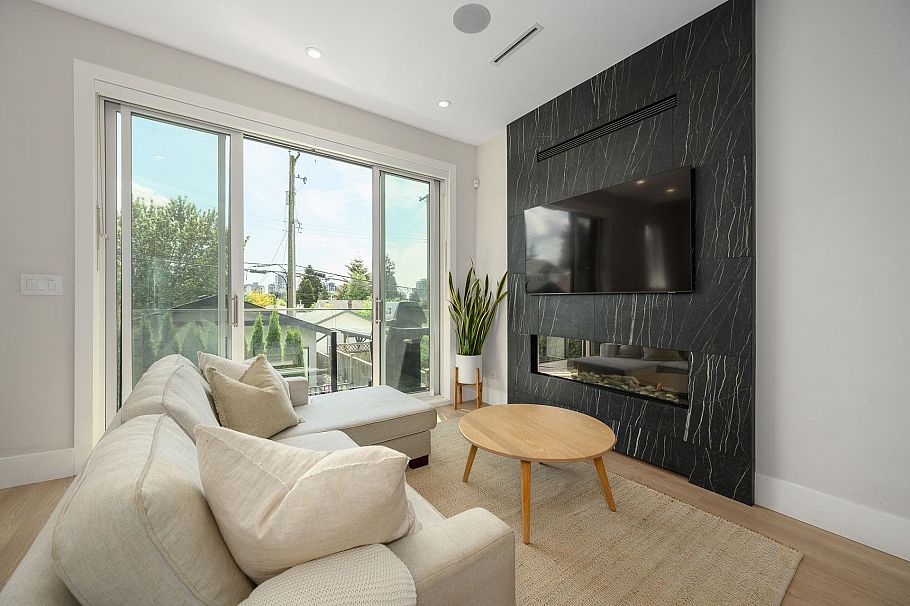 3 215 E 21st Street North Vancouver, BC - 9