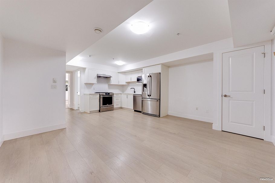 5835 Wales Street Vancouver, BC - 26