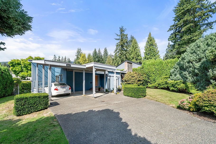 3833 Lynn Valley Road North Vancouver, BC - 1