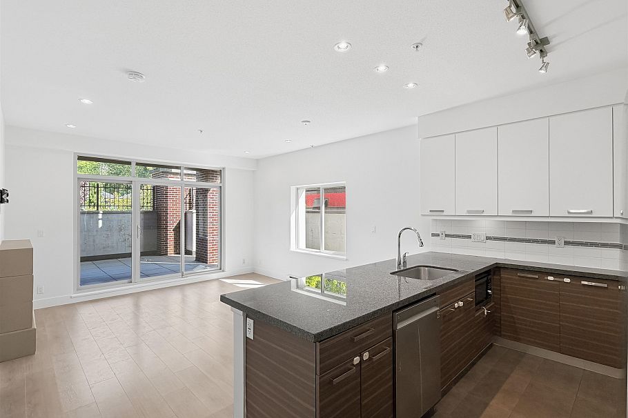 204 1273 Marine Drive North Vancouver, BC - 8