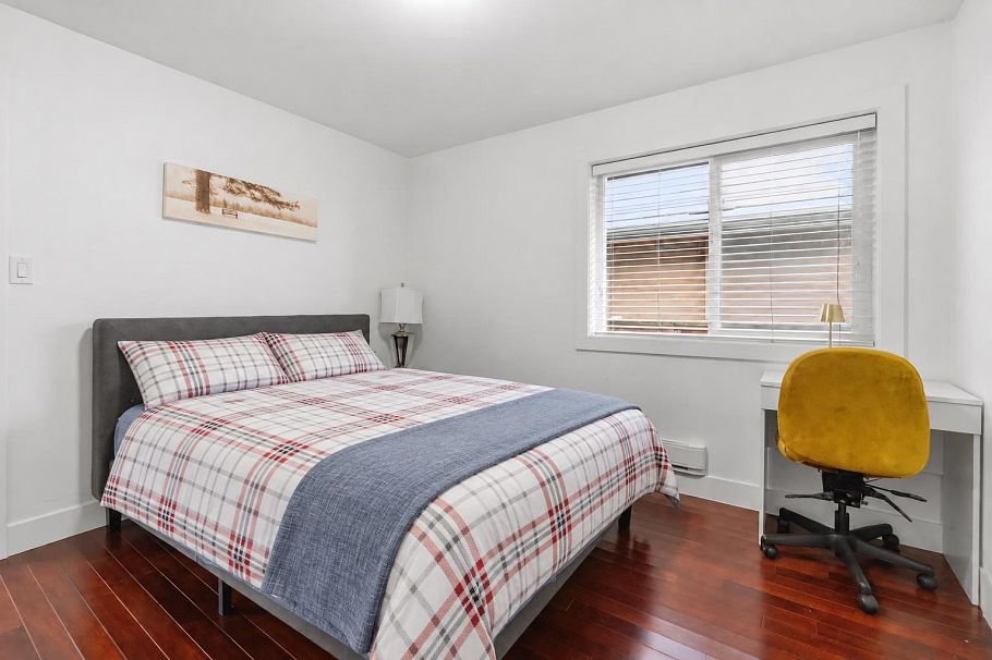 318 W 18th Street North Vancouver, BC - 34