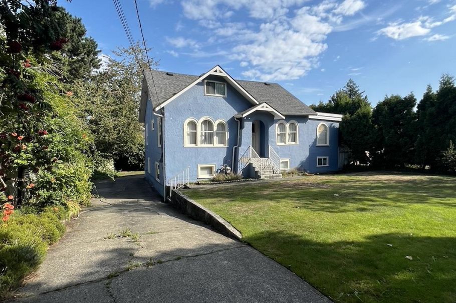 579 W 24th Avenue Vancouver, BC - 4