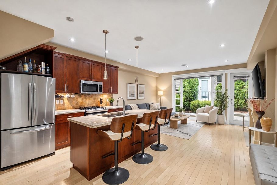 1620 St. Andrews Avenue North Vancouver, BC - 1