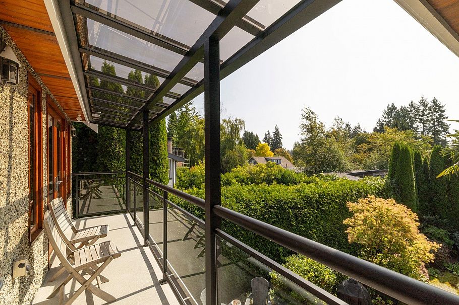 141 E Windsor Road North Vancouver, BC - 25