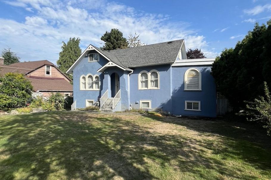 579 W 24th Avenue Vancouver, BC - 3