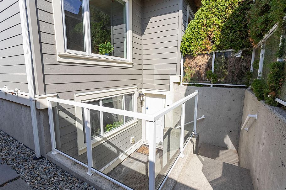 2228 Mahon Avenue North Vancouver, BC - 37