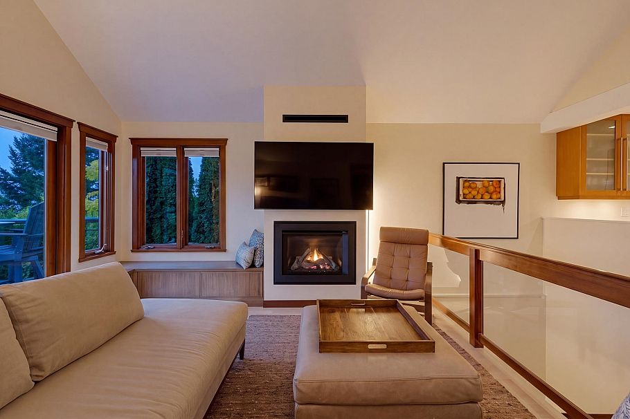 141 E Windsor Road North Vancouver, BC - 17