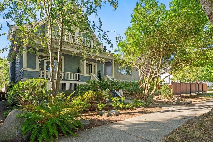 308 E 23rd Avenue Vancouver, BC - 1