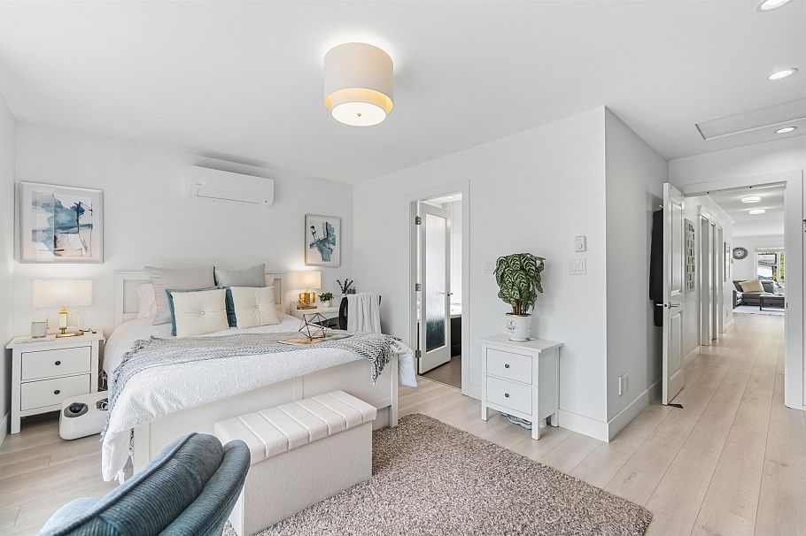 318 W 18th Street North Vancouver, BC - 17