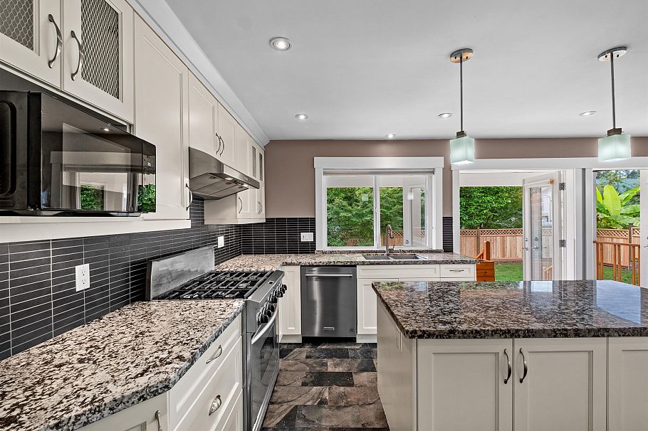 1501 Frederick Road North Vancouver, BC - 7
