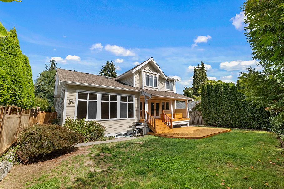 1501 Frederick Road North Vancouver, BC - 24