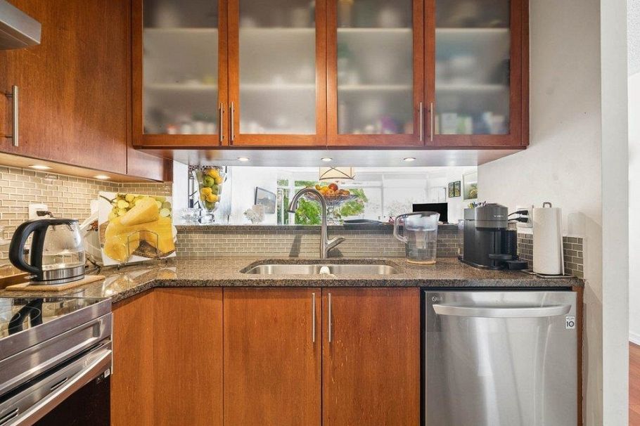 215 456 Moberly Road Vancouver, BC - 10