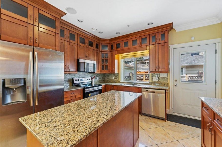 1185 E 62nd Avenue Vancouver, BC - 7