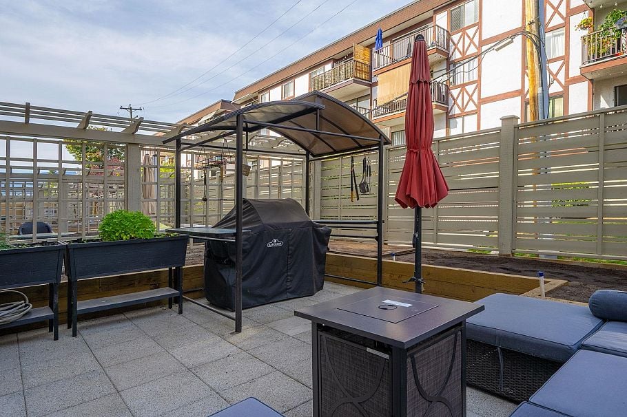204 124 W 3rd Street North Vancouver, BC - 3
