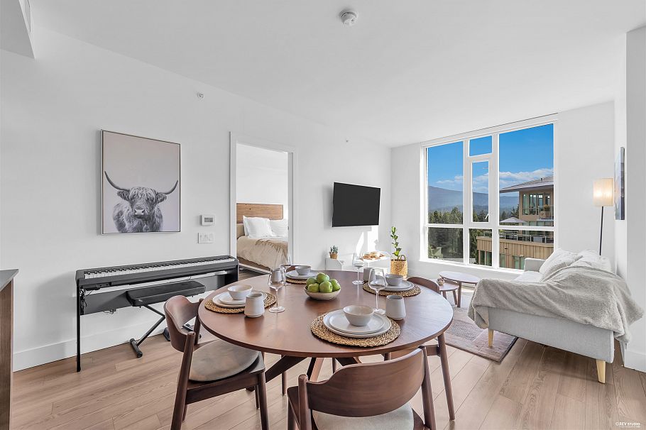 704 2375 Emery Court North Vancouver, BC - 2