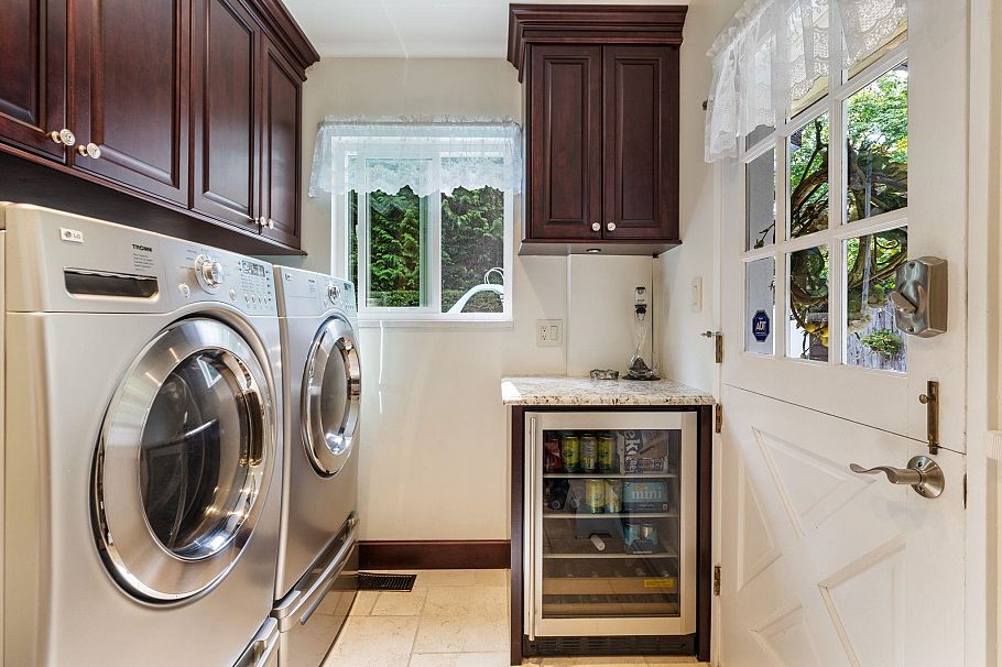 971 Canyon Boulevard North Vancouver, BC - 30