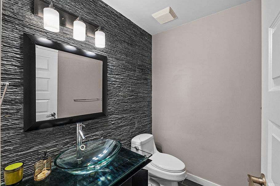 1501 Frederick Road North Vancouver, BC - 13