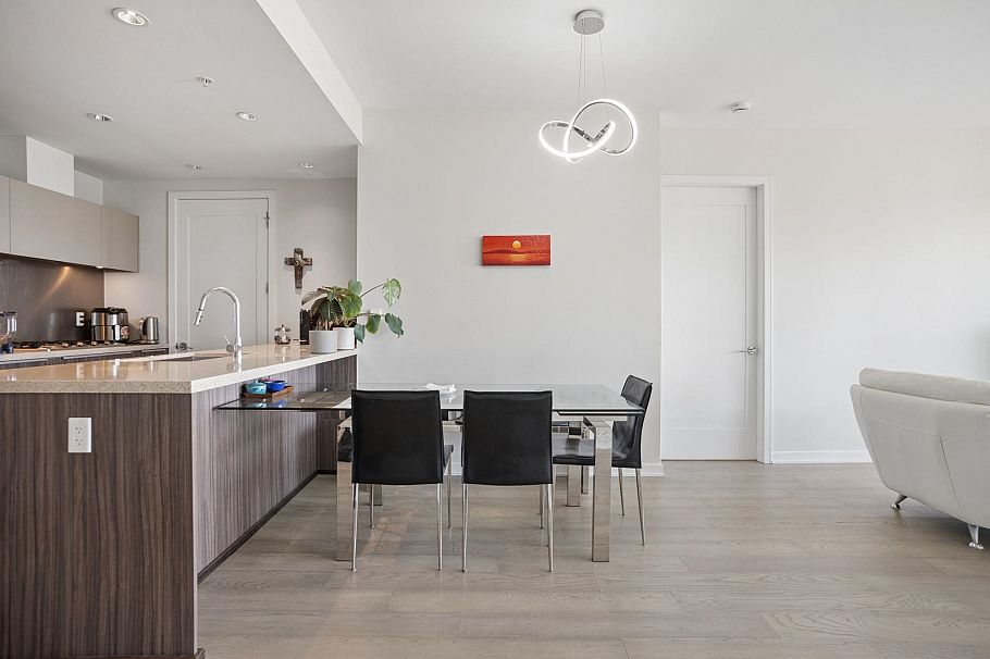 906 181 W 1st Avenue Vancouver, BC - 5