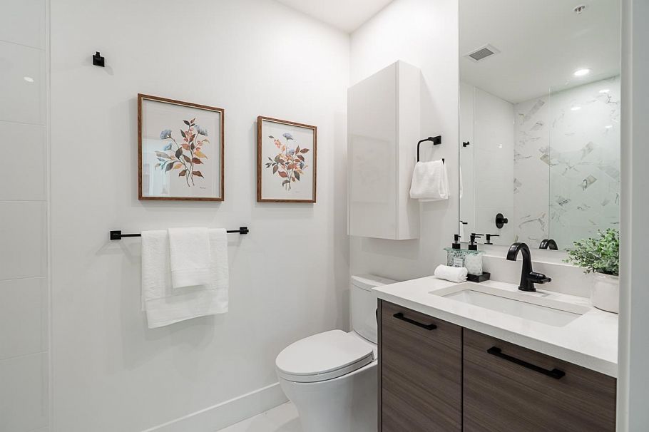 202 422 Lakewood Drive Vancouver, BC - 4