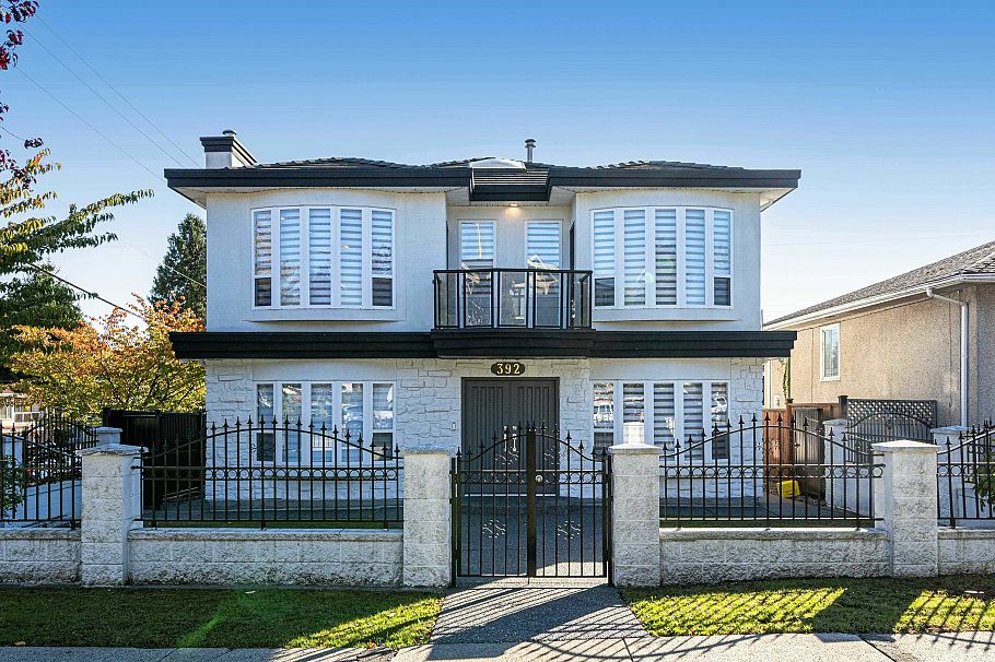 392 E 63rd Avenue Vancouver, BC - 1