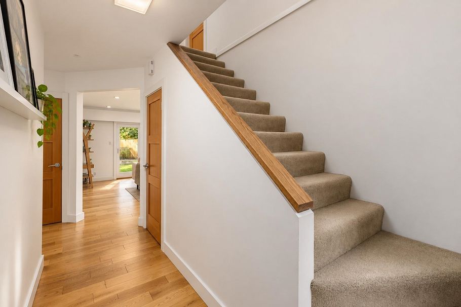 1458 Kilmer Road North Vancouver, BC - 18