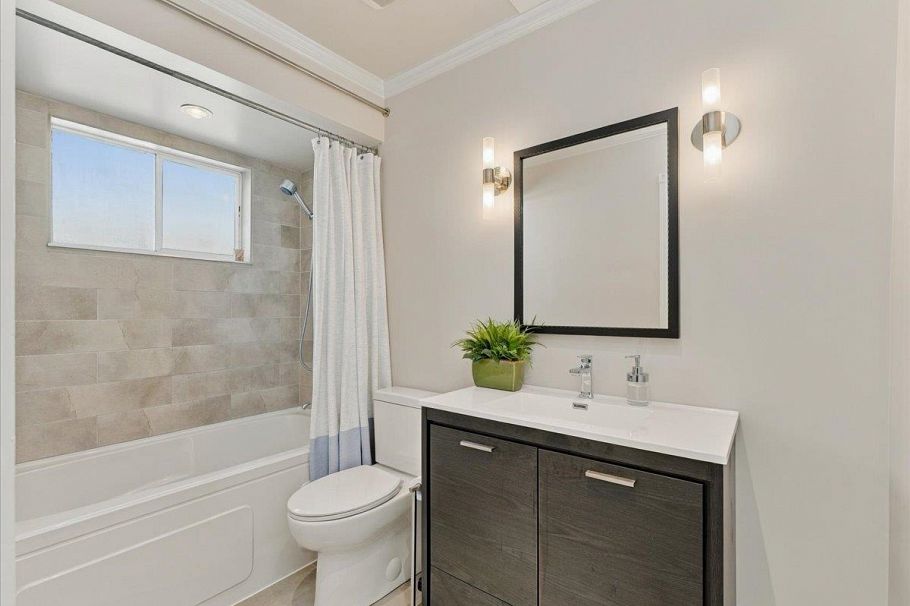 6 137 E 5th Street North Vancouver, BC - 18