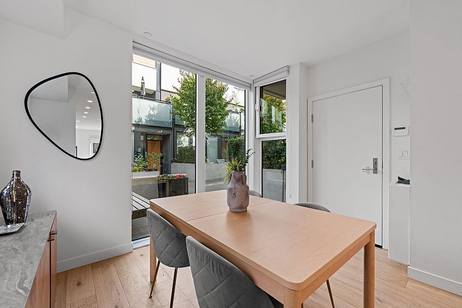 125 649 E 3rd Street North Vancouver, BC - 4