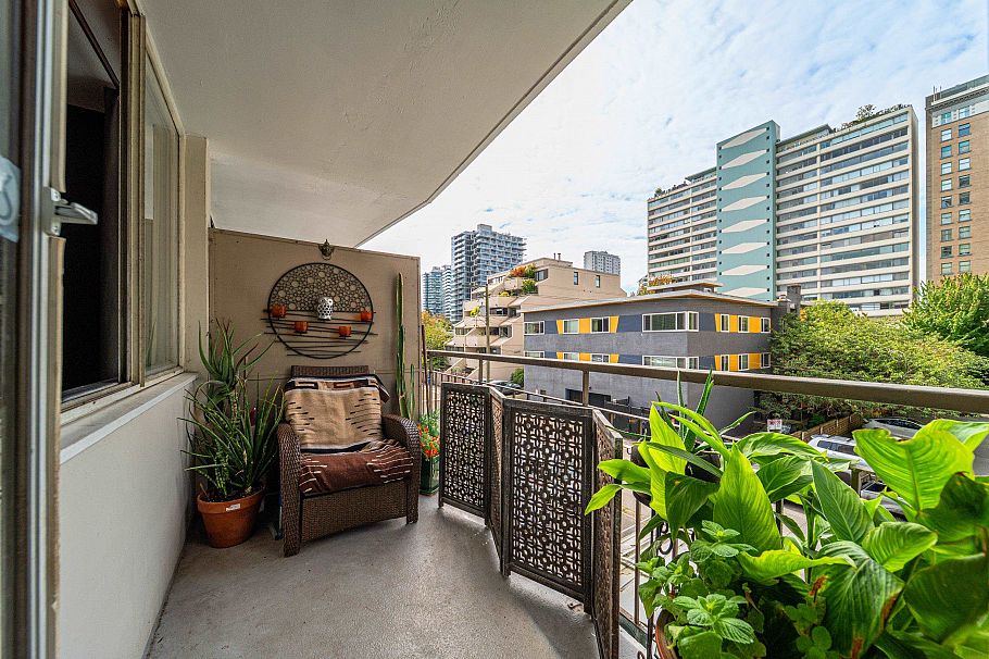203 1850 Comox Street Vancouver, BC - 14