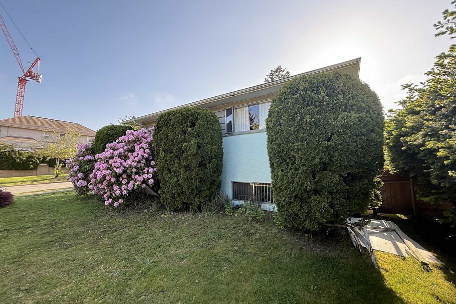 692 W 39th Avenue Vancouver, BC - 11
