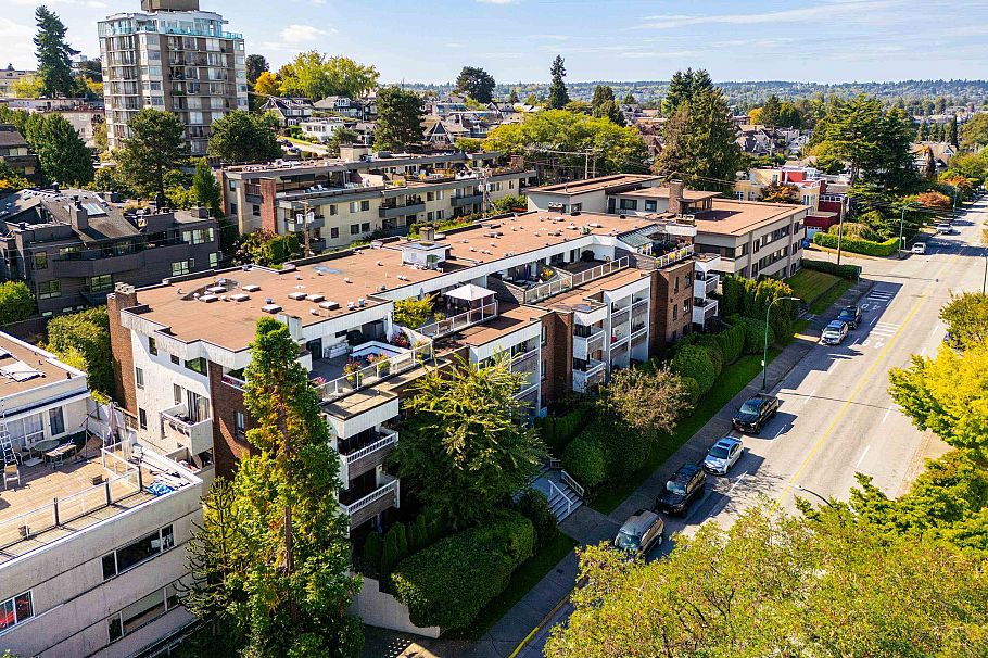 303 2450 Cornwall Avenue Vancouver, BC - 28