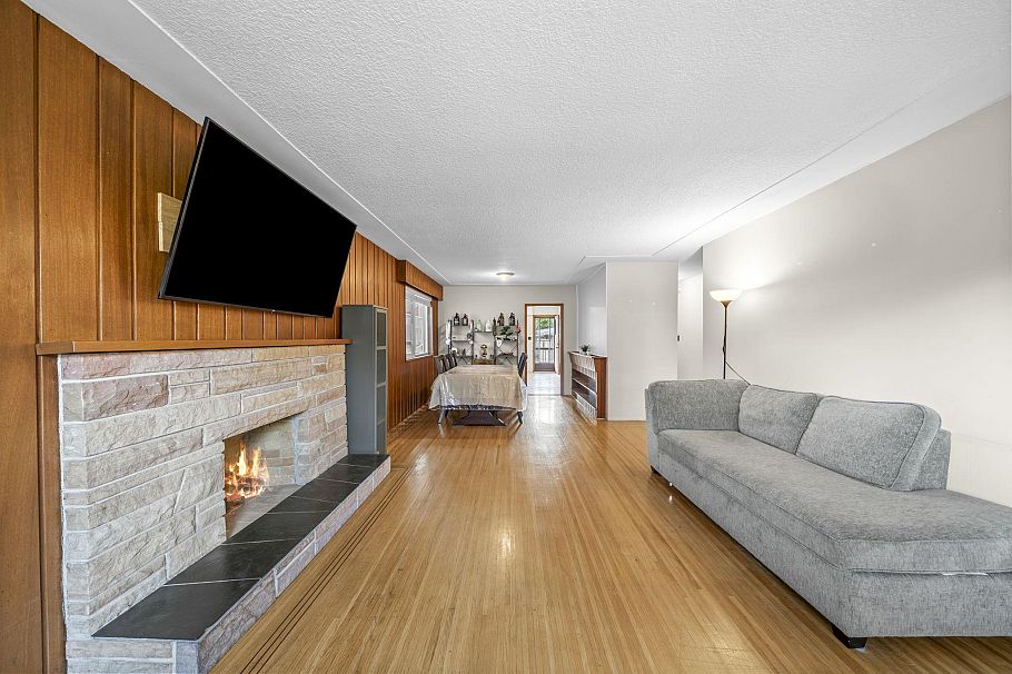 2634 Parker Street Vancouver, BC - 2