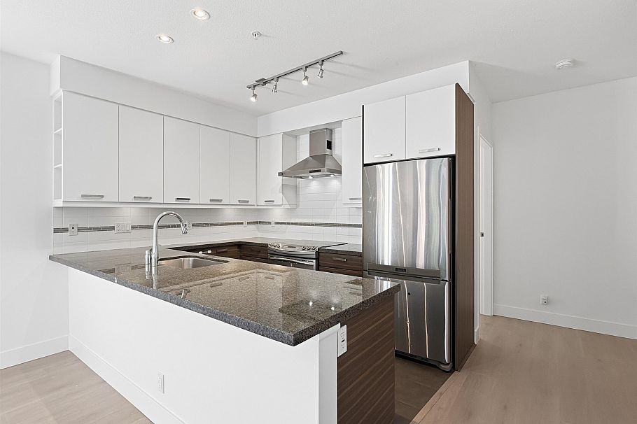 204 1273 Marine Drive North Vancouver, BC - 7
