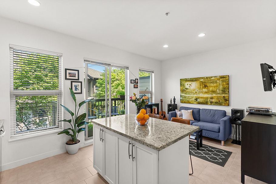 3 307 E 15th Street North Vancouver, BC - 19